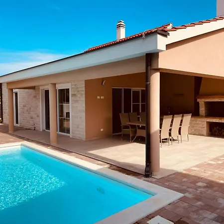 Near The With Heated Pool - Ta Leut Agency * Privlaka (Zadar)