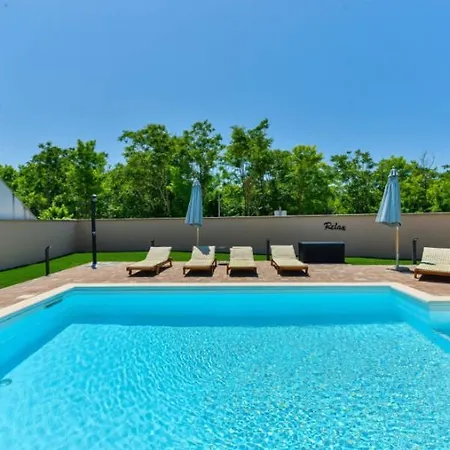 Near The With Heated Pool - Ta Leut Agency Privlaka (Zadar)