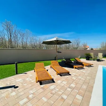 Villa Near The With Heated Pool - Ta Leut Agency Privlaka (Zadar)