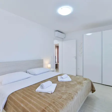 Villa Near The With Heated Pool - Ta Leut Agency Privlaka (Zadar)