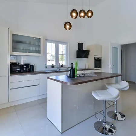Near The With Heated Pool - Ta Leut Agency Villa