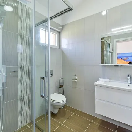 Near The With Heated Pool - Ta Leut Agency Privlaka (Zadar)
